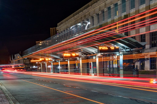 خدمة حاملي الحقائب